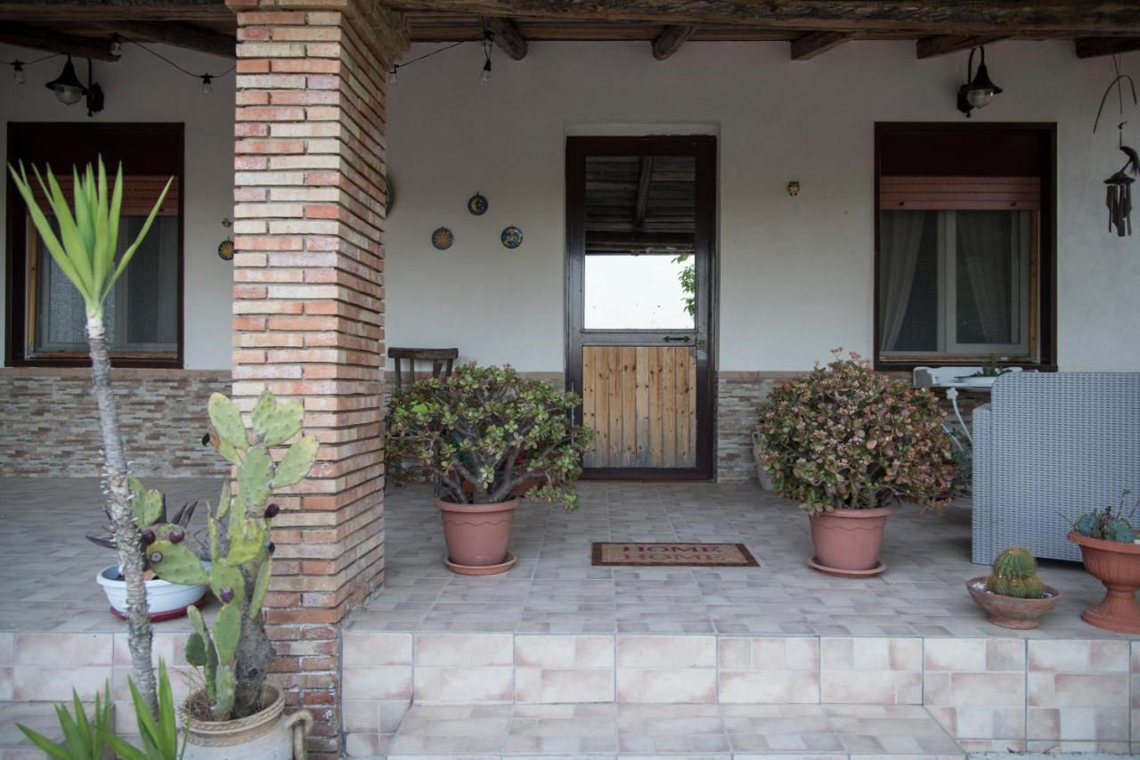 Poggio Vento Country House Hostal Naro Exterior foto
